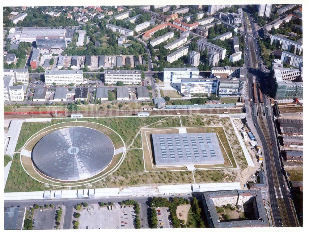 Aerial image Berlin - Friedrichshain - Fast fertiggestellter Sport- und Freizeitkomplex der OSB-Sportstätten GmbH an der Landsberger Allee in Berlin - Friedrichshain.