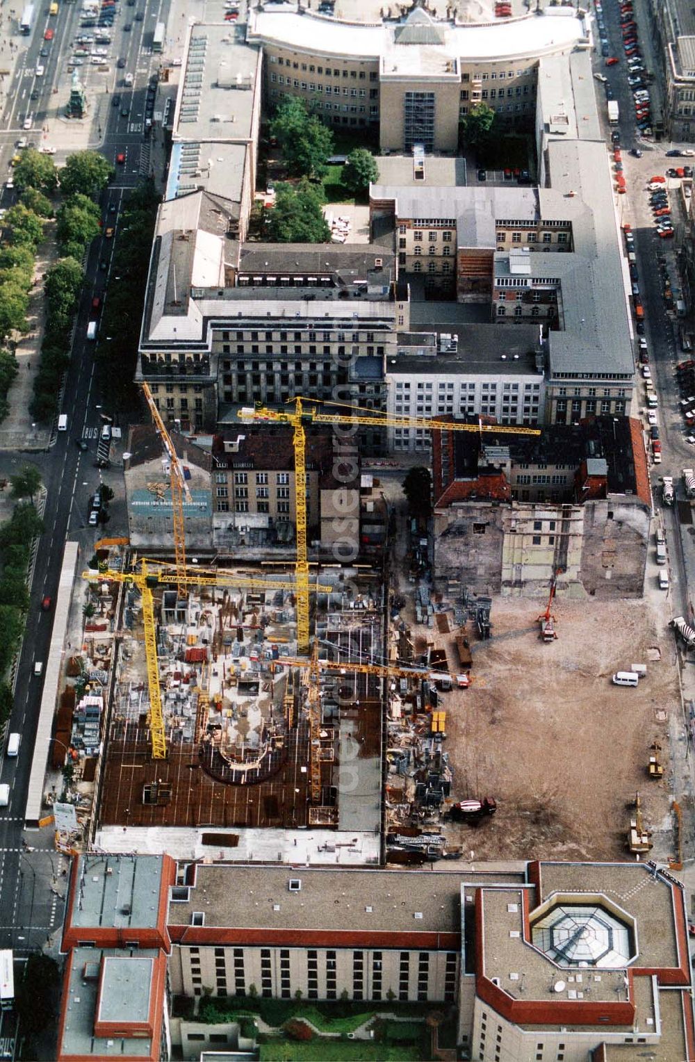 Aerial image Berlin - Fast fertiggestelltes neues Lindencorso Unter den Linden in Berlin - Mitte.