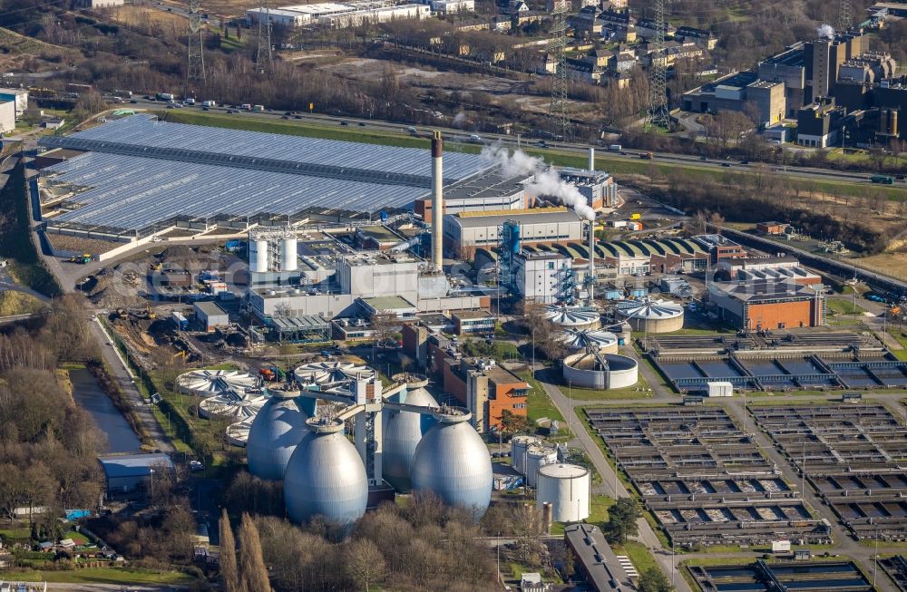 Bottrop from above - sewage works Basin and purification steps for waste water treatment in Bottrop in the state North Rhine-Westphalia, Germany