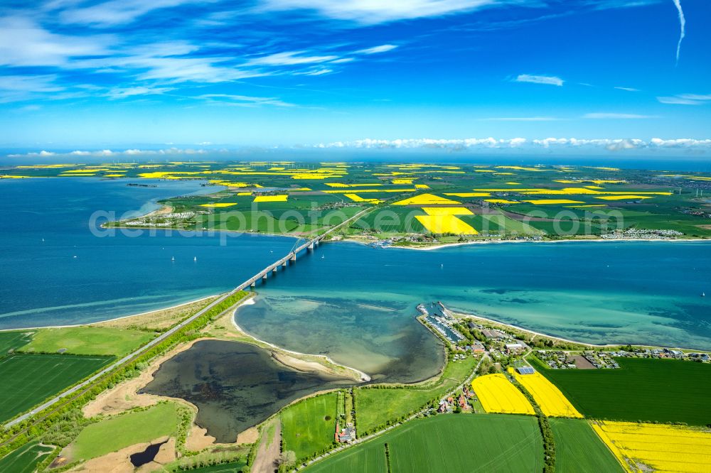 Fehmarn from the bird's eye view: Construction of the pier Fehmarnsundbruecke over the water surface of the Fehmarnsund of the Baltic Sea on the E47 road in Fehmarn on the island of Fehmarn in the federal state of Schleswig-Holstein, Germany