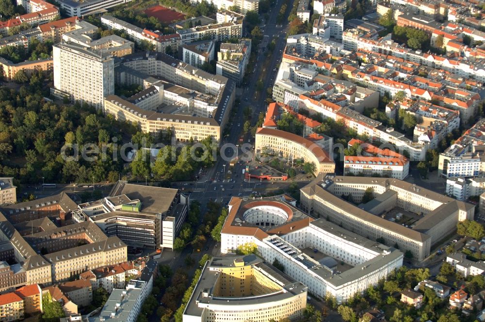 Aerial photograph Berlin - Fehrbelliner Platz in the district of Charlottenburg-Wilmersdorf in Berlin. It is located at the intersection of Hohenzollerndamm and Brandenburgische Strasse