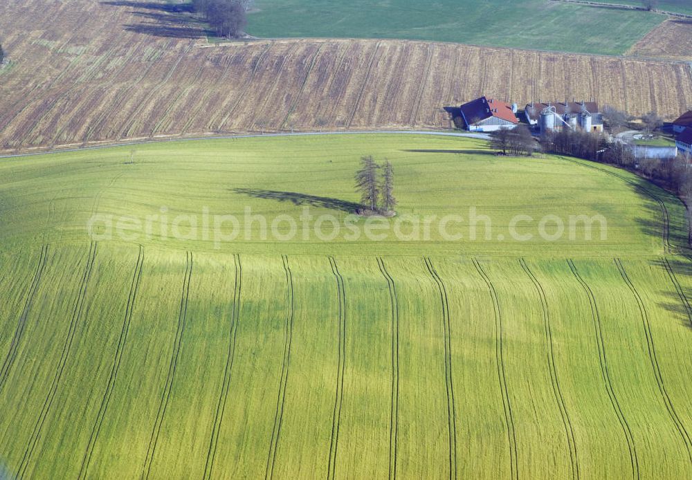 Aerial image Aichach / OT Gallenbach - Blick auf ein Feld nahe dem Herrenhaus Windten bei Aichach. Aichach ist die Kreisstadt des schwäbischen Landkreises Aichach-Friedberg.