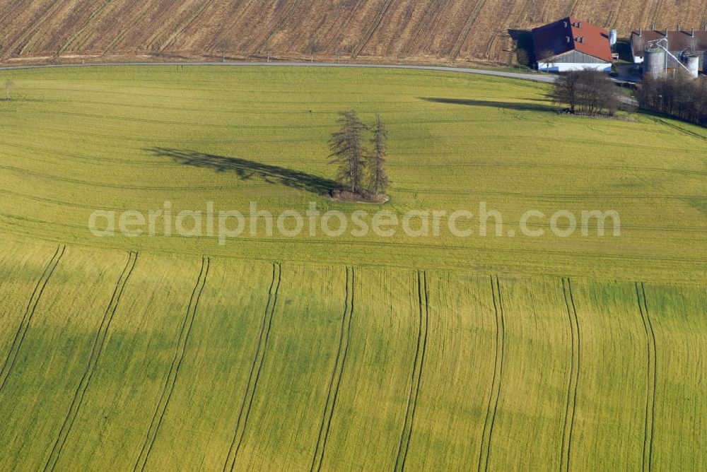 Aerial image Aichach / OT Gallenbach - Blick auf ein Feld nahe dem Herrenhaus Windten bei Aichach. Aichach ist die Kreisstadt des schwäbischen Landkreises Aichach-Friedberg.