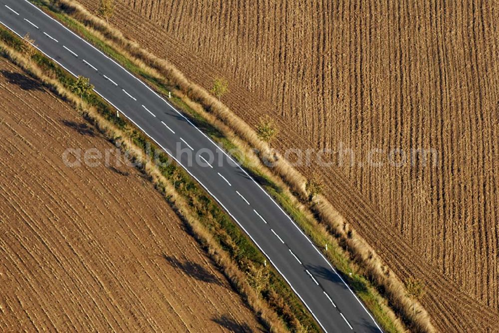 Königerode from above - Blick auf die herbstlichen Felder an der B242 bei Königerode.