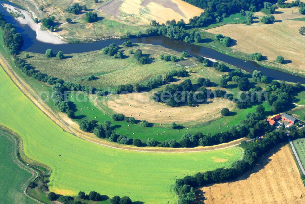 Aerial photograph Roitzschjora - Landschaft / Feld / Felder / Kornfeld, Wald und Wiesen bei Roitzschjora.