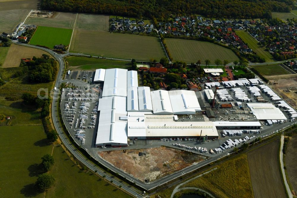 Bad Laer from the bird's eye view: Building and production halls on the premises of FELDHAUS KLINKER VERTRIEBS-GMBH on Nordring in Bad Laer in the state Lower Saxony, Germany