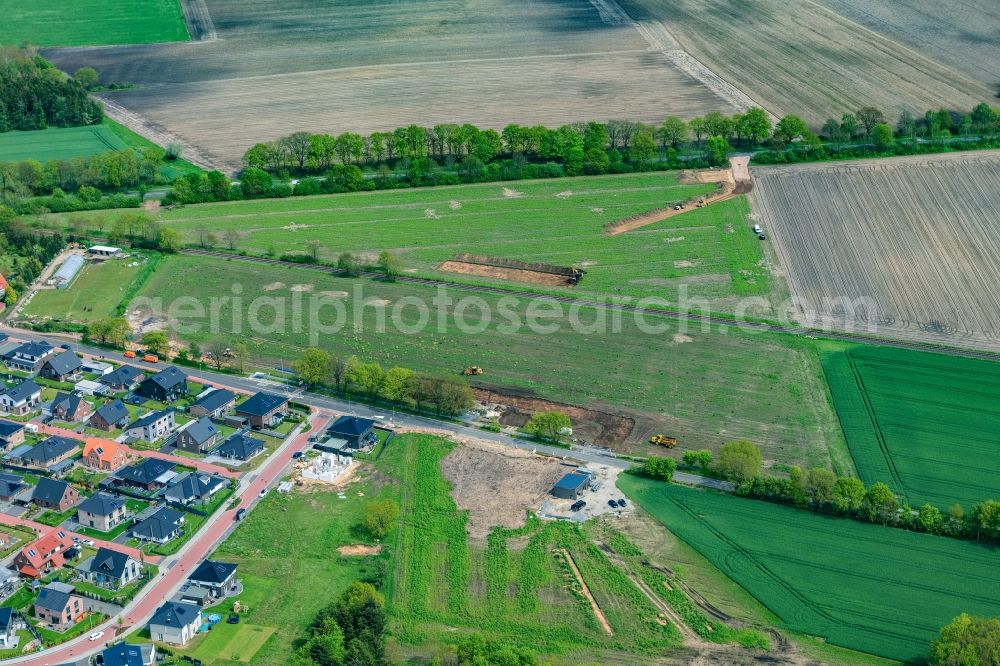 Stade from above - Agricultural fields as planning area and development area Neubaugebiet Riensfoerde in Stade in the state Lower Saxony, Germany