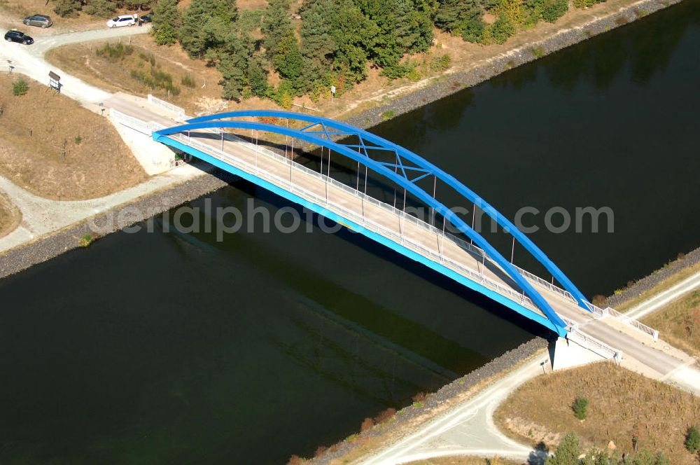 Aerial image Detershagen - Blick auf die Feldwegbrücke Schartau Detershagen. Die Brücke wurde im Jahr 2005 erbaut und überführt den Elbe-Havel-Kanal bei km 330,062. Ein Projekt des WSV: Wasserstraßen-Neubauamt Magdeburg, 39106 Magdeburg, Tel. +49(0)391 535-0, email: wna-magdeburg@wsv.bund.de