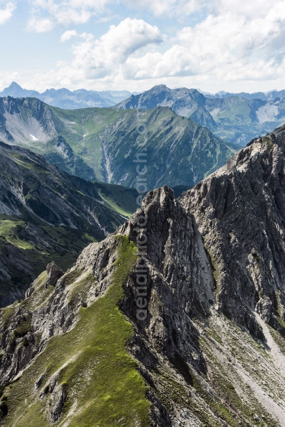 Aerial photograph Tarrenz - Rock and mountain landscape the Alps in Tarrenz in Tirol, Austria