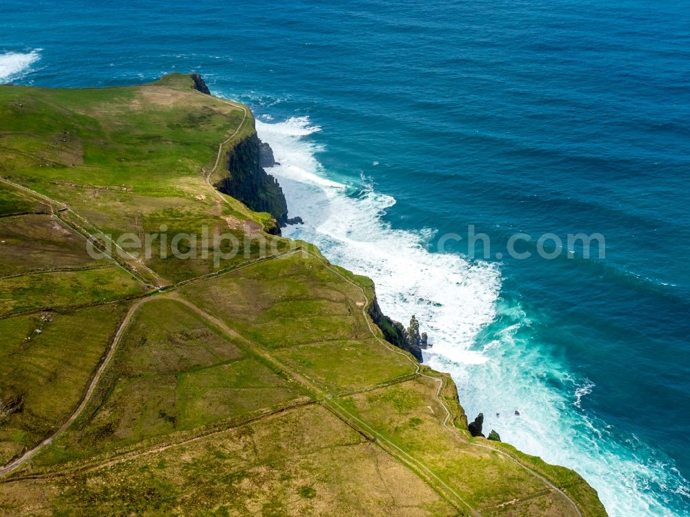 Moher from the bird's eye view: Rock Coastline on the cliffs Klippen von Moher in Moher in Clare, Ireland