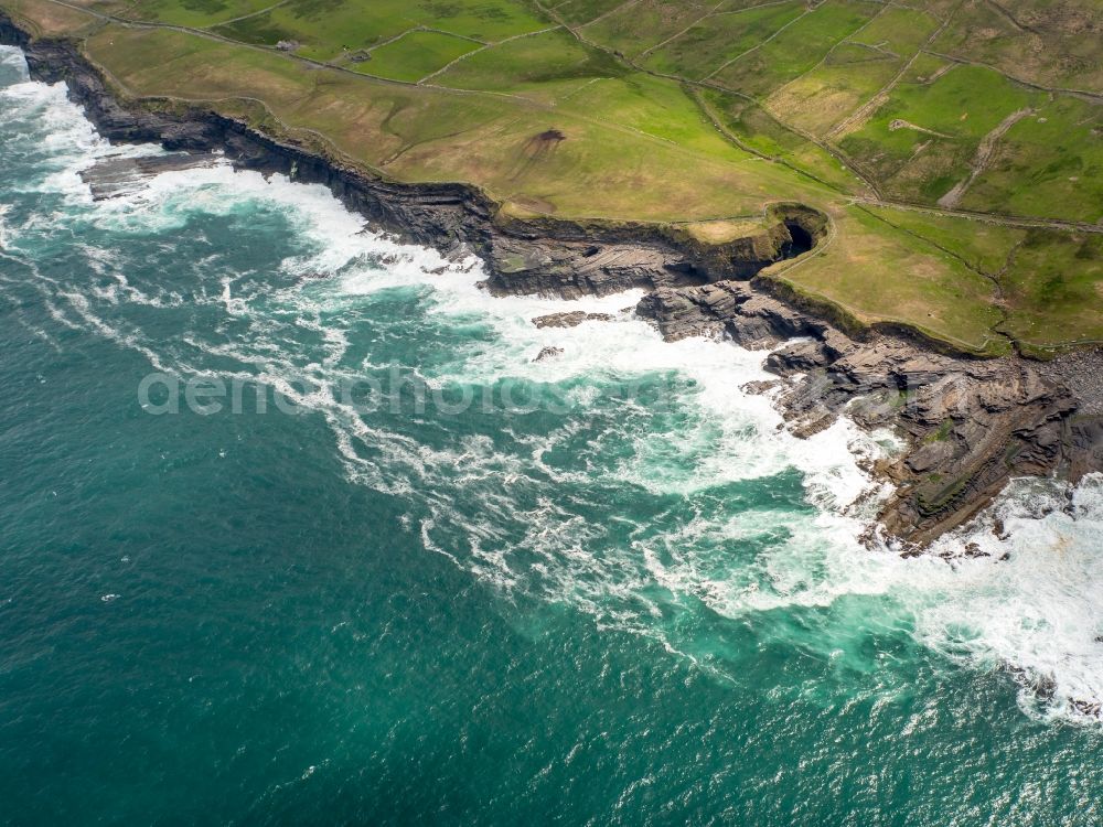 Moher from above - Rock Coastline on the cliffs Klippen von Moher in Moher in Clare, Ireland