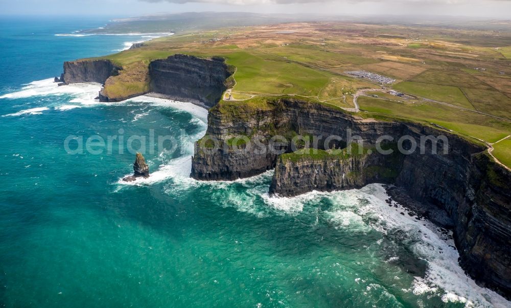 Moher from the bird's eye view: Rock Coastline on the cliffs Klippen von Moher in Moher in Clare, Ireland