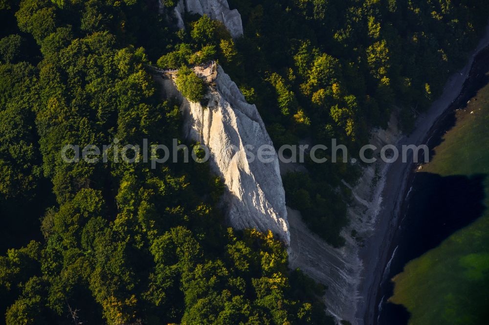 Lohme from the bird's eye view: Rock Coastline on the cliffs - Kreidefelsen Koenigstuhl - in Lohme in the state Mecklenburg - Western Pomerania, Germany