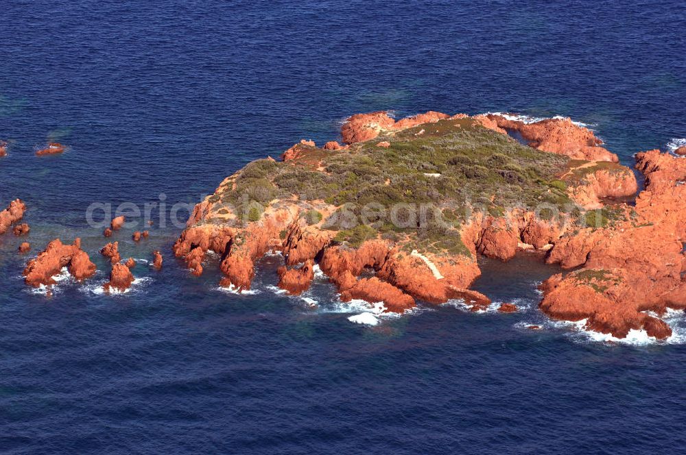 Aerial image Agay - Blick auf Felsen im Mittelmeer in der Esterel-Region bei Agay an der Cote d' Azur in Frankreich.