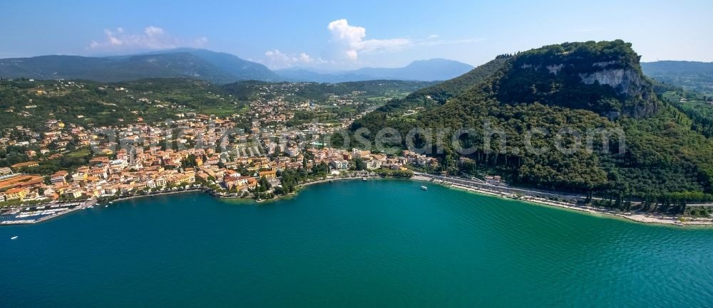 Aerial photograph Garda - Plateau Rocca di Garda in Garda in Veneto, Italy