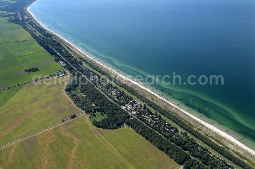 Aerial photograph Wustrow - Holiday house plant of the park along the L21 in Wustrow in the state Mecklenburg - Western Pomerania