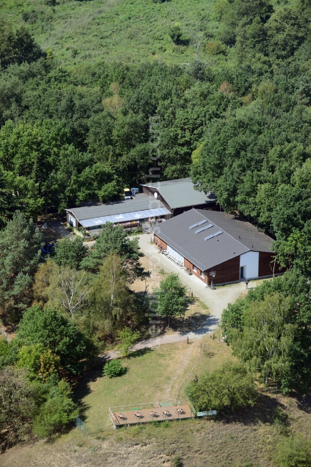 Lebus from the bird's eye view: Holiday house plant of the park der Europaeischen Naturerlebnisstaette NABU in Lebus in the state Brandenburg