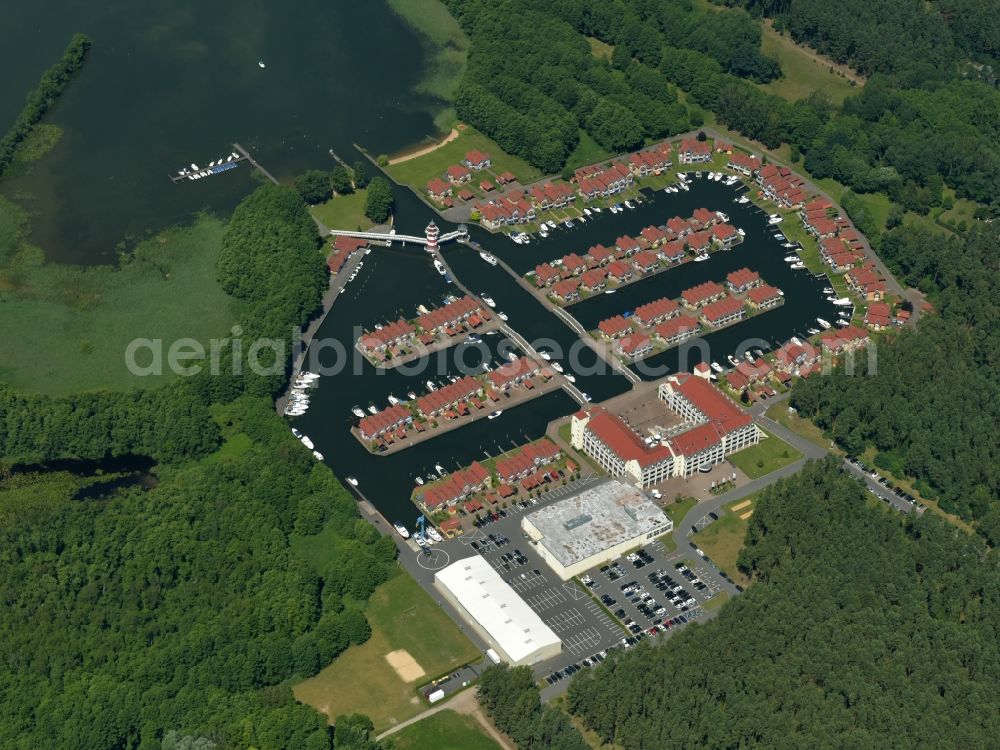 Rheinsberg from above - Holiday house plant of the park Ferienhaus Hafendorf Rheinsberg Hafenpromenade in Rheinsberg in the state Brandenburg