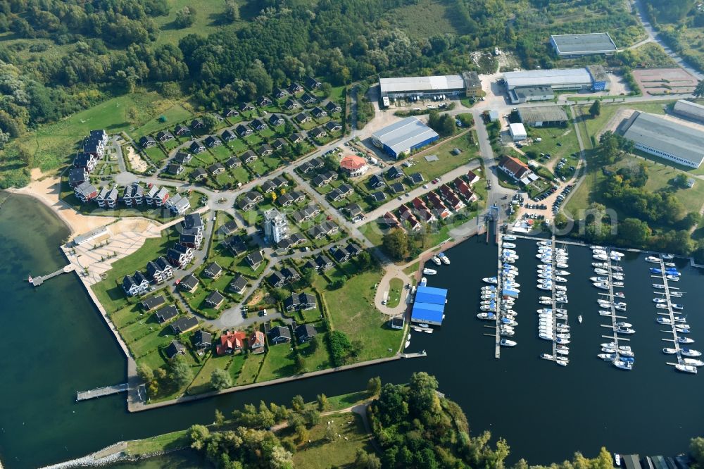 Aerial photograph Rechlin - Holiday house plant of the park Ferienpark Mueritz Am Hafendorf in the district Hafendorf in Rechlin in the state Mecklenburg - Western Pomerania, Germany