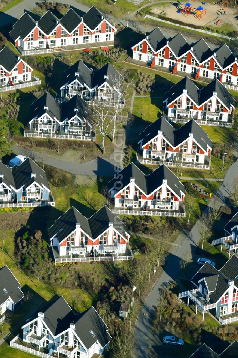 Aerial image Bad Saarow - Holiday house plant of the park Ferienpark Schlosspark Bad Saarow in Bad Saarow in the state Brandenburg, Germany