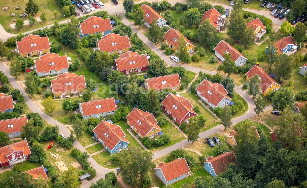 Boeker Mühle from the bird's eye view: Holiday house plant of the park Feriendorf Mueritzufer, Naturferienpark Mueritzparadies in Boeker Muehle in the state Mecklenburg - Western Pomerania