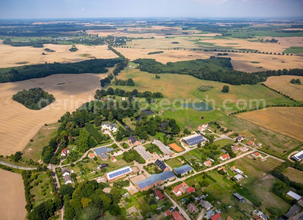 Walkendorf from the bird's eye view: Holiday house plant of the park FerienGut Dalwitz including holiday flats, riding school and restaurant in Walkendorf in the state Mecklenburg - Western Pomerania