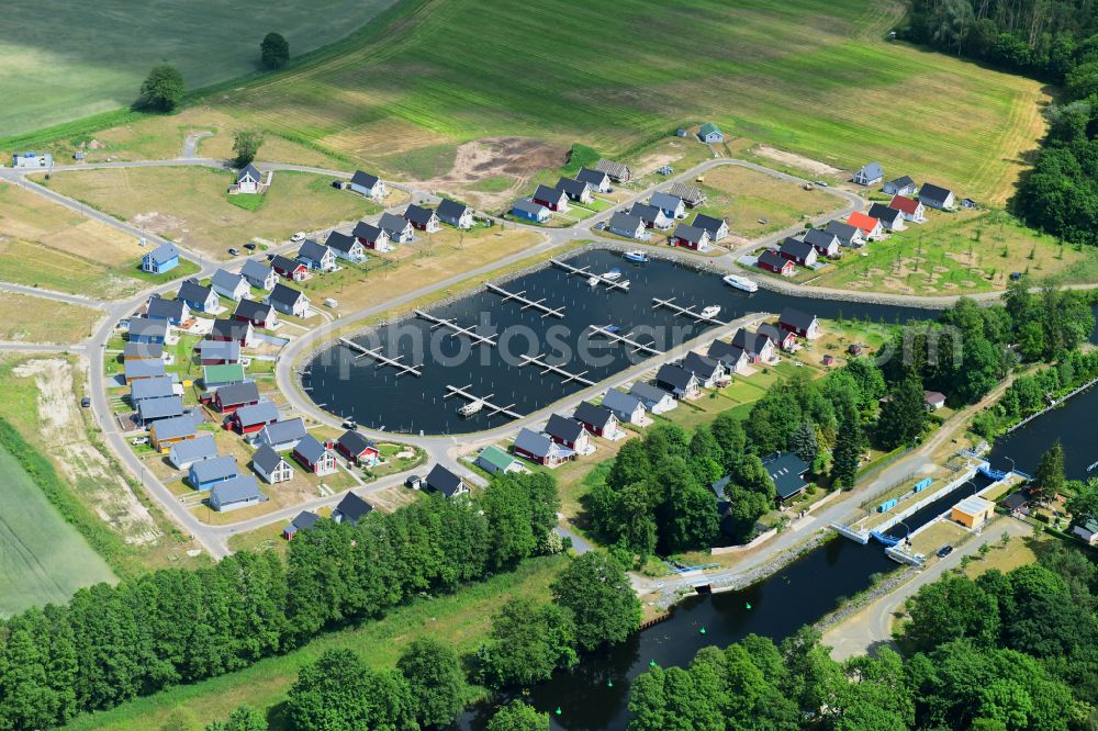 Aerial photograph Zerpenschleuse - Holiday house plant of the park Hafendorf Zerpenschleuse in Zerpenschleuse in the state Brandenburg, Germany