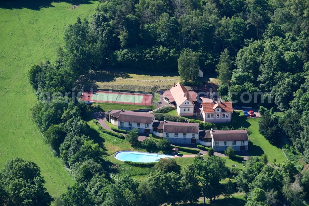 Aerial photograph Hradiste - Small summer cottage arrangement with sports field and swimming pool in Hradiste in Plzensky kraj - Pilsner region - Bohemia, Czechia