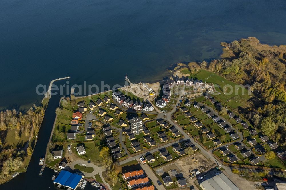 Aerial image Rechlin - Holiday House Park on the harbor village located between the shore of Lake Müritz and the Claassee in Rechlin in Mecklenburg - Western Pomerania