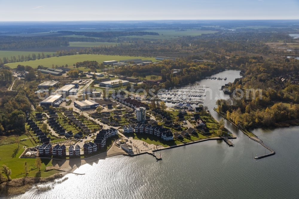 Aerial photograph Rechlin - Holiday House Park on the harbor village located between the shore of Lake Müritz and the Claassee in Rechlin in Mecklenburg - Western Pomerania