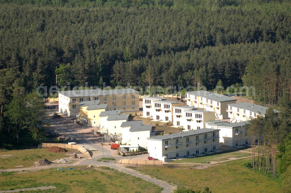 Graal-Müritz from the bird's eye view: Blick auf den Ferienwohnpark im Küstenwald der HAWO Bauträger KG in unmittelbarer Strandnähe im Ostseeheilbad Graal-Müritz. Aus einer ehemaligen NVA Liegenschaft entstanden attraktive Ferienhäuser und Ferienwohneinheiten zum Verkauf und zur Vermietung