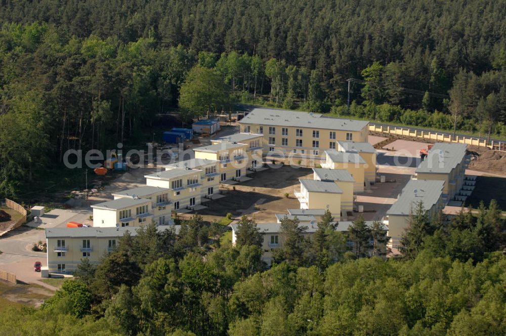 Graal-Müritz from the bird's eye view: Blick auf den Ferienwohnpark im Küstenwald der HAWO Bauträger KG in unmittelbarer Strandnähe im Ostseeheilbad Graal-Müritz. Aus einer ehemaligen NVA Liegenschaft entstanden attraktive Ferienhäuser und Ferienwohneinheiten zum Verkauf und zur Vermietung