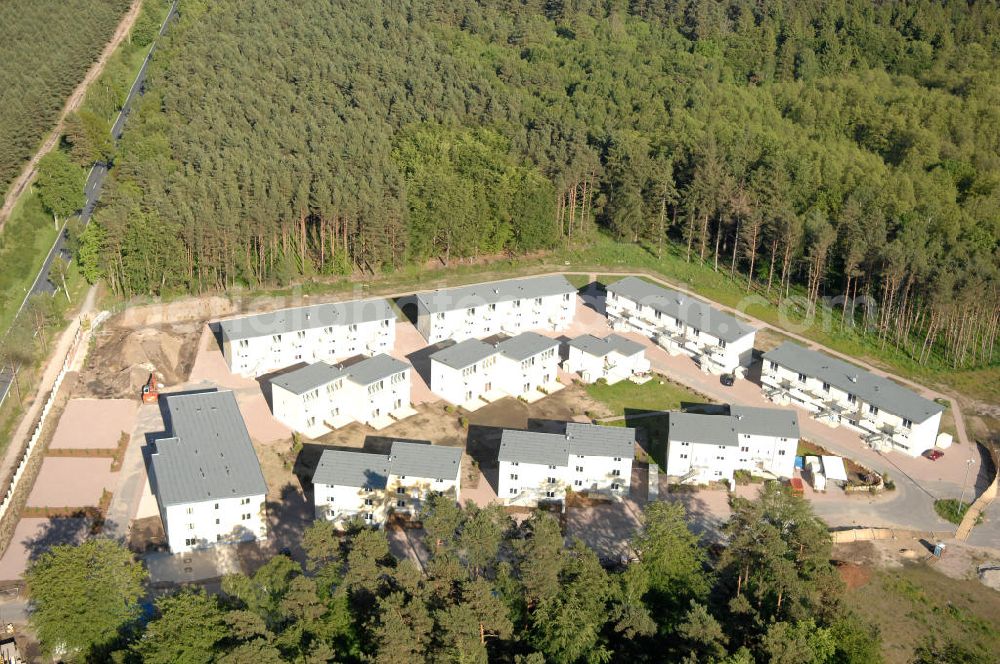 Graal-Müritz from above - Blick auf den Ferienwohnpark im Küstenwald der HAWO Bauträger KG in unmittelbarer Strandnähe im Ostseeheilbad Graal-Müritz. Aus einer ehemaligen NVA Liegenschaft entstanden attraktive Ferienhäuser und Ferienwohneinheiten zum Verkauf und zur Vermietung