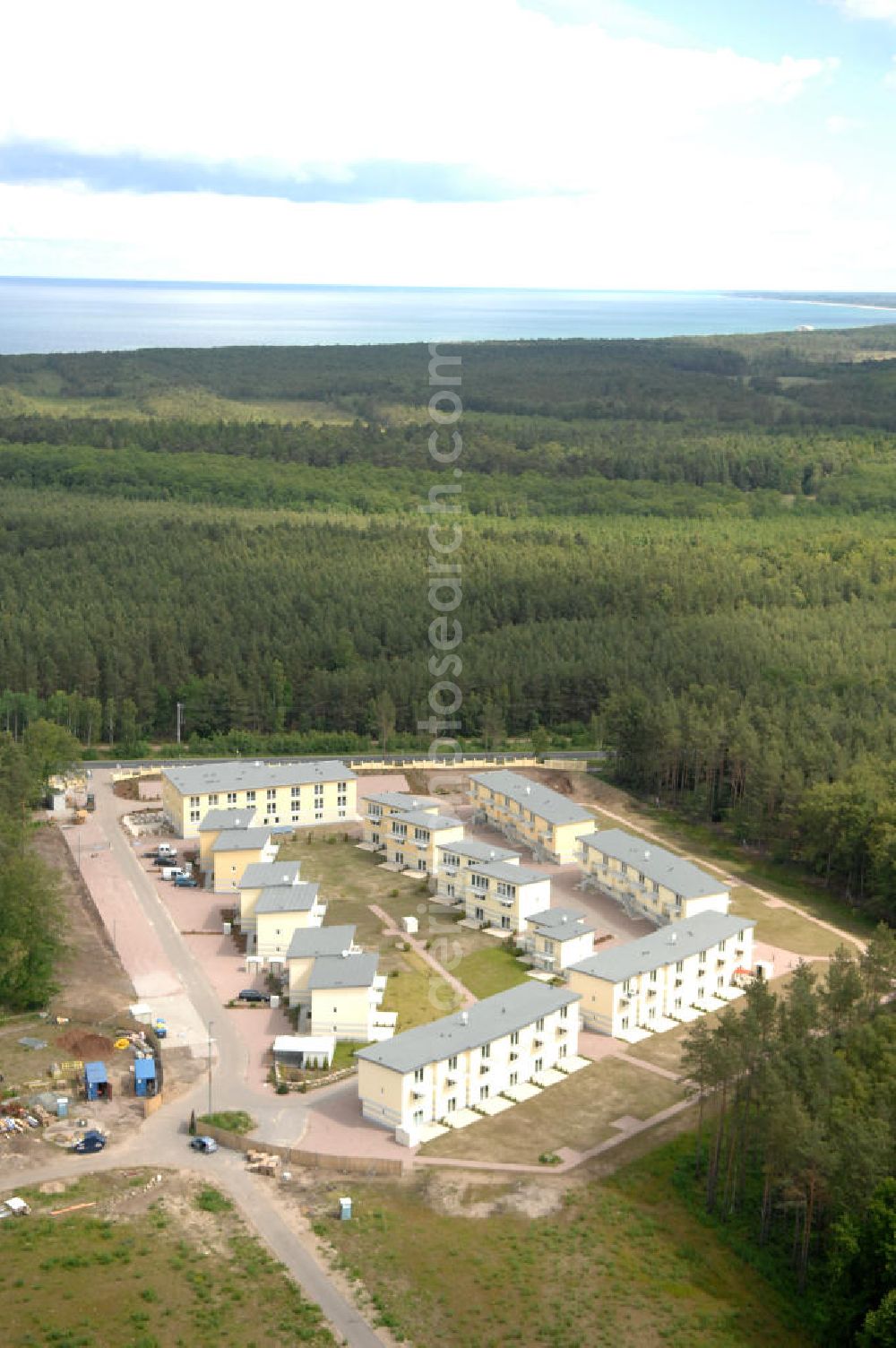 Aerial image Ostseebad Graal-Müritz - Blick auf den Ferienwohnpark im Küstenwald der HAWO Bauträger KG in unmittelbarer Strandnähe im Ostseeheilbad Graal-Müritz. Aus einer ehemaligen NVA Liegenschaft entstanden attraktive Ferienhäuser und Ferienwohneinheiten zum Verkauf und zur Vermietung