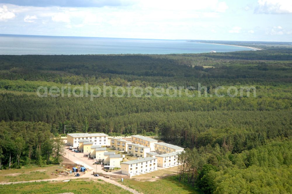 Aerial image Ostseebad Graal-Müritz - Blick auf den Ferienwohnpark im Küstenwald der HAWO Bauträger KG in unmittelbarer Strandnähe im Ostseeheilbad Graal-Müritz. Aus einer ehemaligen NVA Liegenschaft entstanden attraktive Ferienhäuser und Ferienwohneinheiten zum Verkauf und zur Vermietung