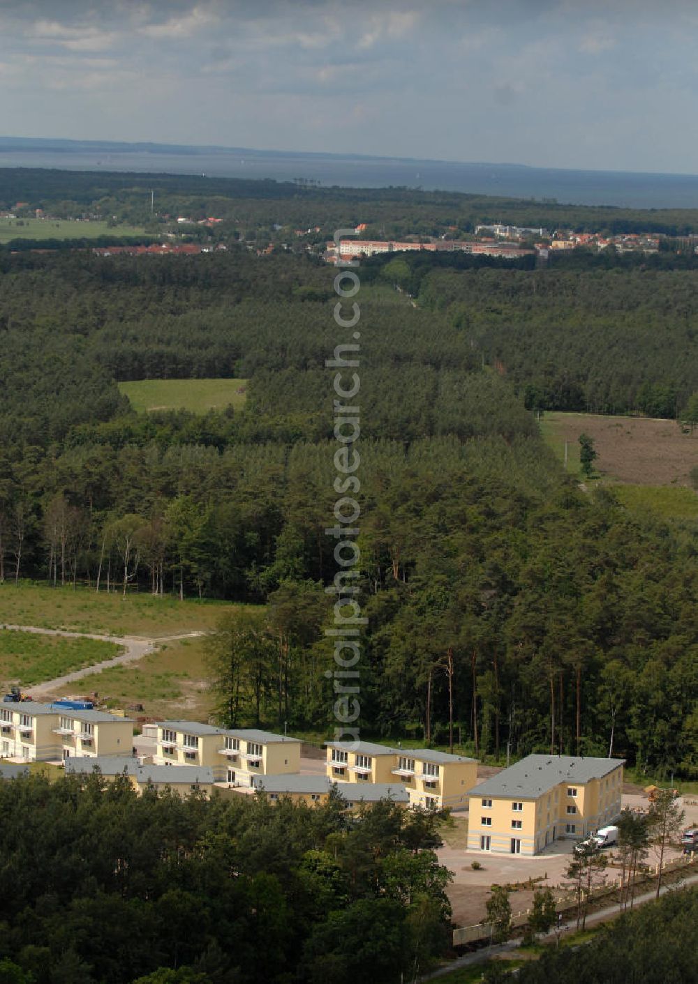 Aerial image Ostseebad Graal-Müritz - Blick auf den Ferienwohnpark im Küstenwald der HAWO Bauträger KG in unmittelbarer Strandnähe im Ostseeheilbad Graal-Müritz. Aus einer ehemaligen NVA Liegenschaft entstanden attraktive Ferienhäuser und Ferienwohneinheiten zum Verkauf und zur Vermietung