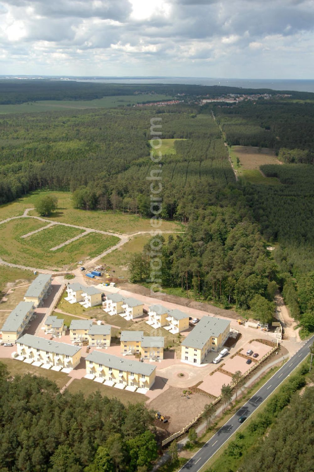 Aerial image Ostseebad Graal-Müritz - Blick auf den Ferienwohnpark im Küstenwald der HAWO Bauträger KG in unmittelbarer Strandnähe im Ostseeheilbad Graal-Müritz. Aus einer ehemaligen NVA Liegenschaft entstanden attraktive Ferienhäuser und Ferienwohneinheiten zum Verkauf und zur Vermietung