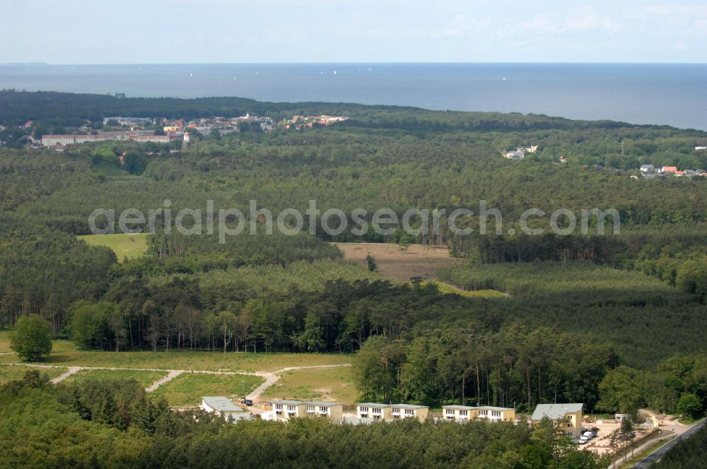 Aerial photograph Ostseebad Graal-Müritz - Blick auf den Ferienwohnpark im Küstenwald der HAWO Bauträger KG in unmittelbarer Strandnähe im Ostseeheilbad Graal-Müritz. Aus einer ehemaligen NVA Liegenschaft entstanden attraktive Ferienhäuser und Ferienwohneinheiten zum Verkauf und zur Vermietung