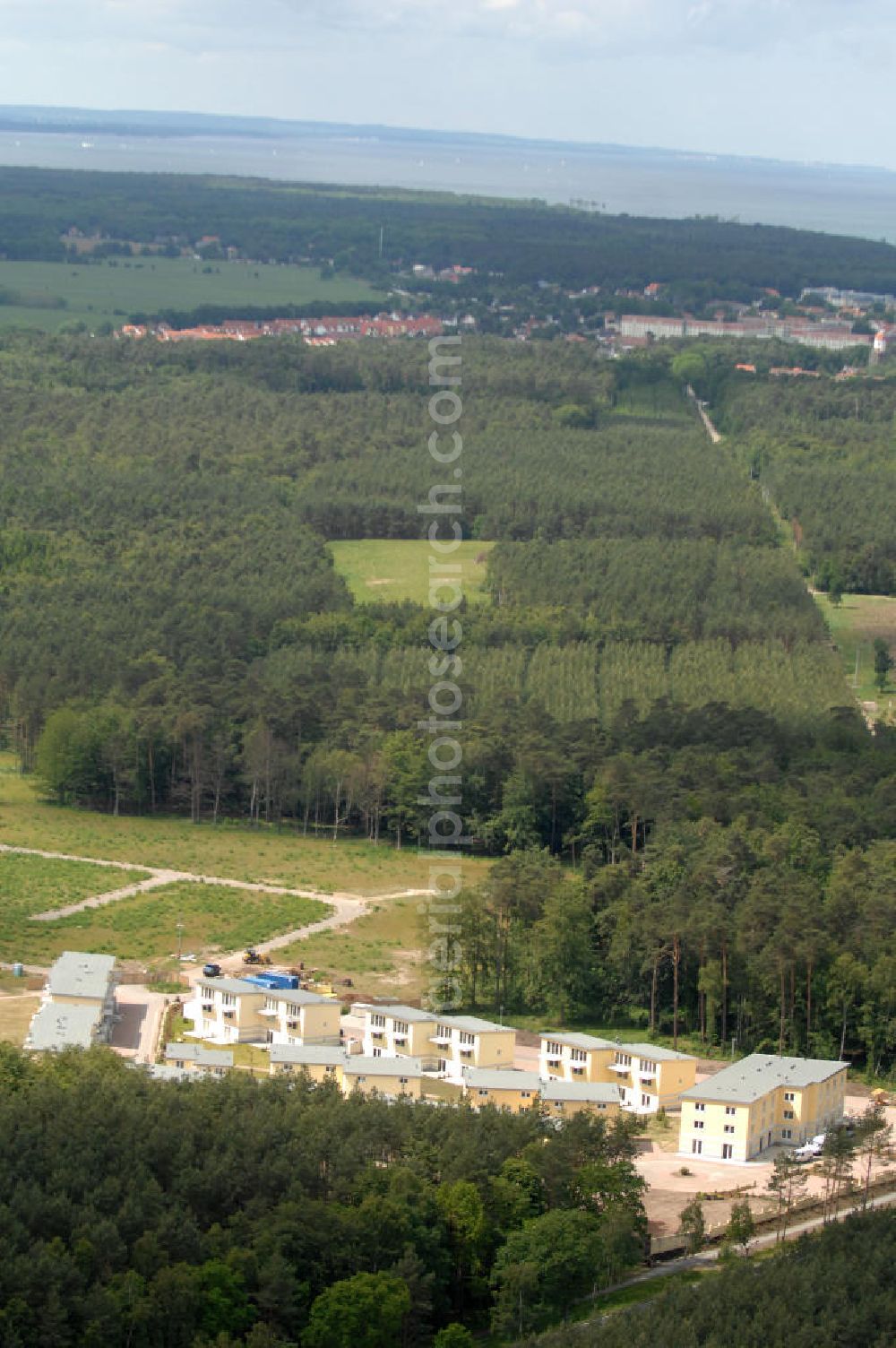 Aerial image Ostseebad Graal-Müritz - Blick auf den Ferienwohnpark im Küstenwald der HAWO Bauträger KG in unmittelbarer Strandnähe im Ostseeheilbad Graal-Müritz. Aus einer ehemaligen NVA Liegenschaft entstanden attraktive Ferienhäuser und Ferienwohneinheiten zum Verkauf und zur Vermietung