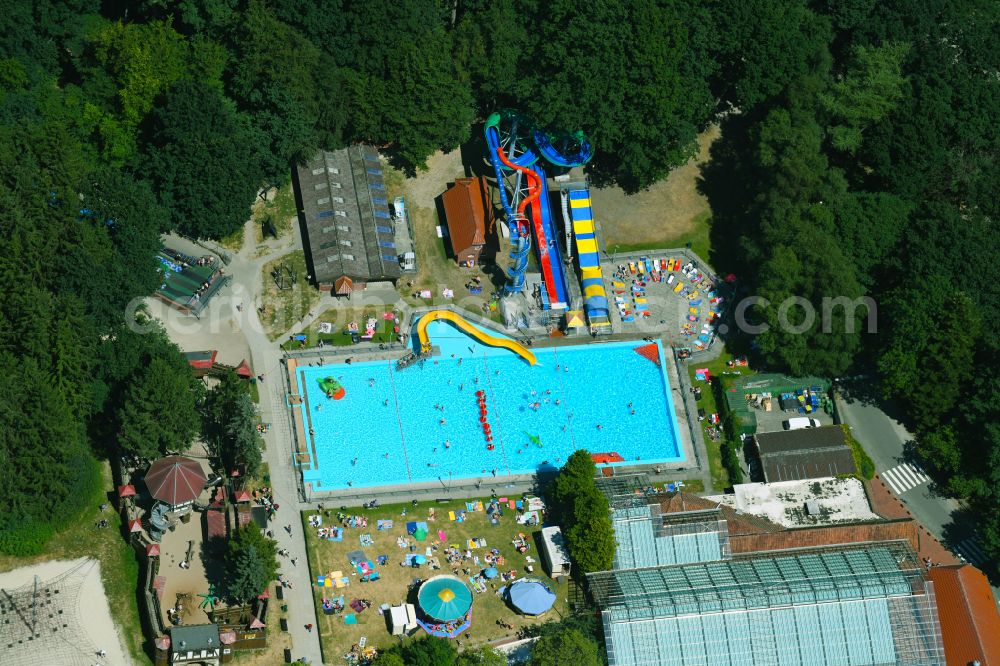 Aerial photograph Haren (Ems) - Holiday house plant of the park Ferienzentrum Schloss Dankern on Dankernsee in the district Dankern in Haren (Ems) in the state Lower Saxony, Germany