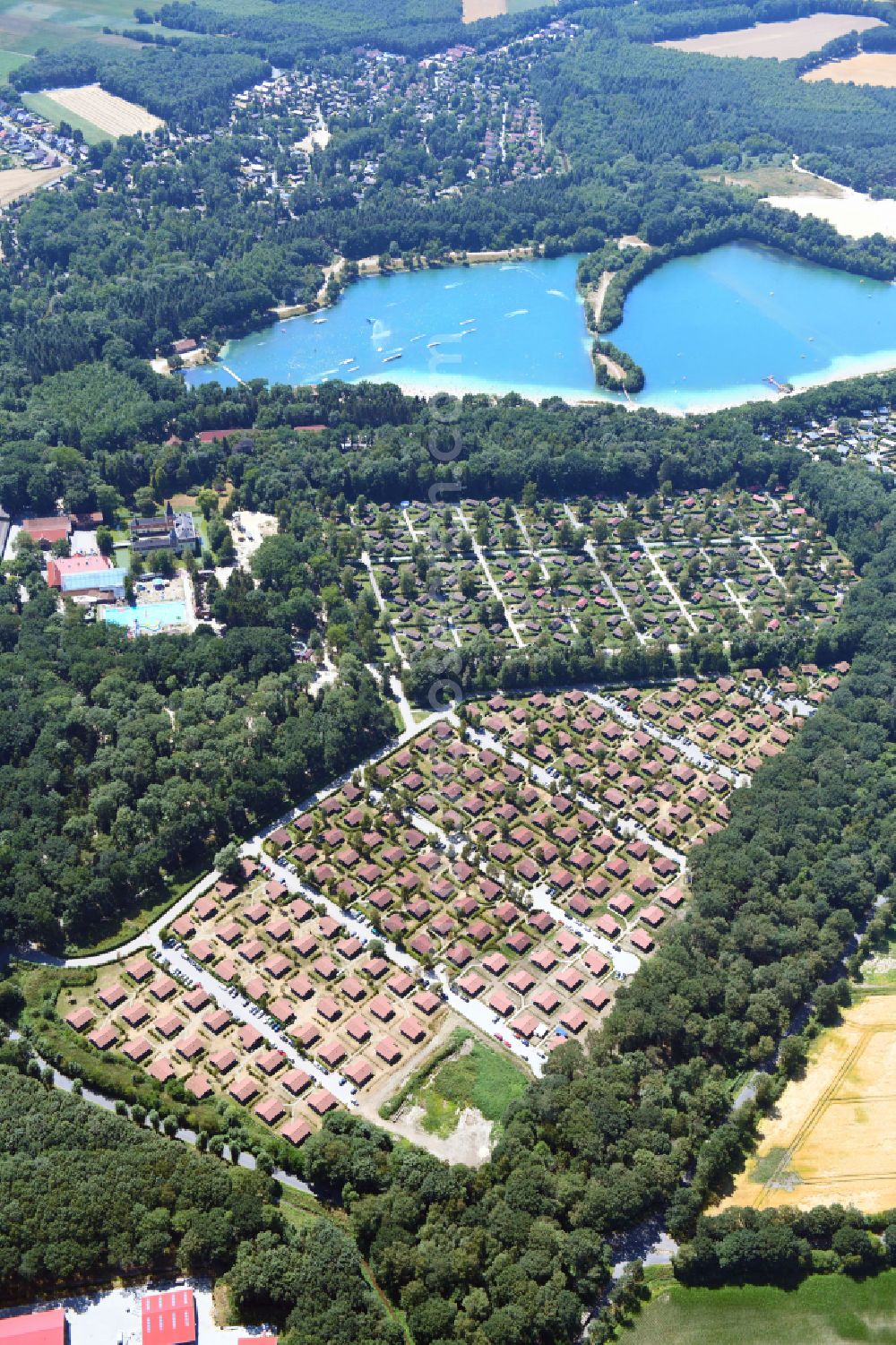 Haren (Ems) from above - Holiday house plant of the park Ferienzentrum Schloss Dankern on Dankernsee in the district Dankern in Haren (Ems) in the state Lower Saxony, Germany