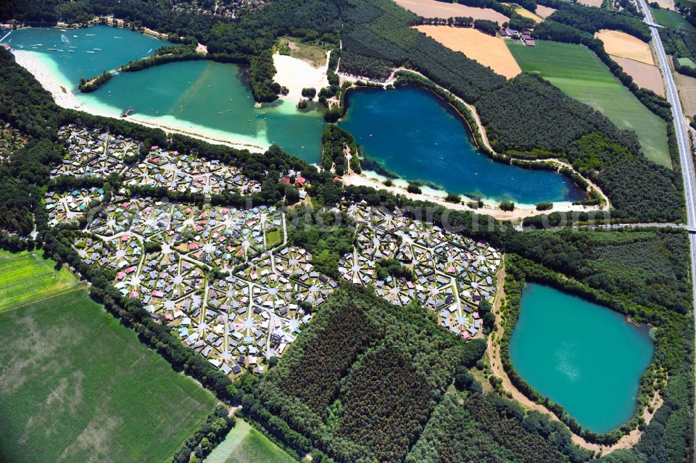 Aerial image Haren (Ems) - Holiday house plant of the park Ferienzentrum Schloss Dankern on Dankernsee in the district Dankern in Haren (Ems) in the state Lower Saxony, Germany