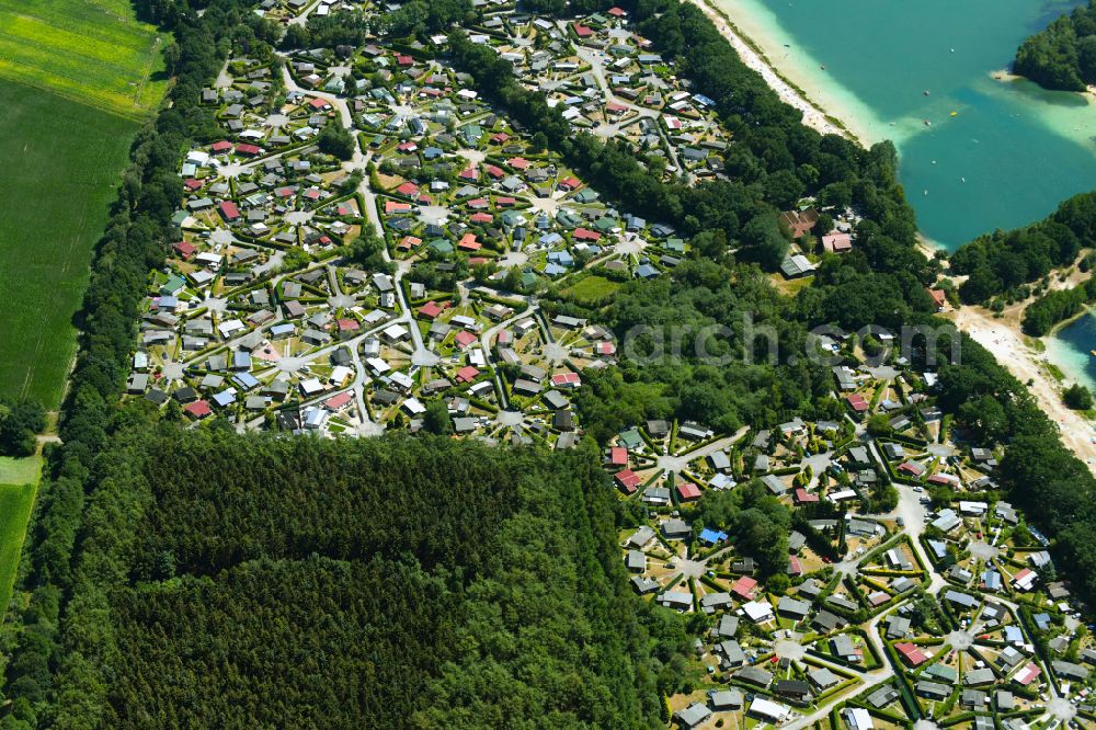 Aerial image Haren (Ems) - Holiday house plant of the park Ferienzentrum Schloss Dankern on Dankernsee in the district Dankern in Haren (Ems) in the state Lower Saxony, Germany