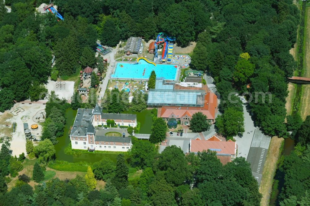 Haren (Ems) from above - Holiday house plant of the park Ferienzentrum Schloss Dankern on Dankernsee in the district Dankern in Haren (Ems) in the state Lower Saxony, Germany