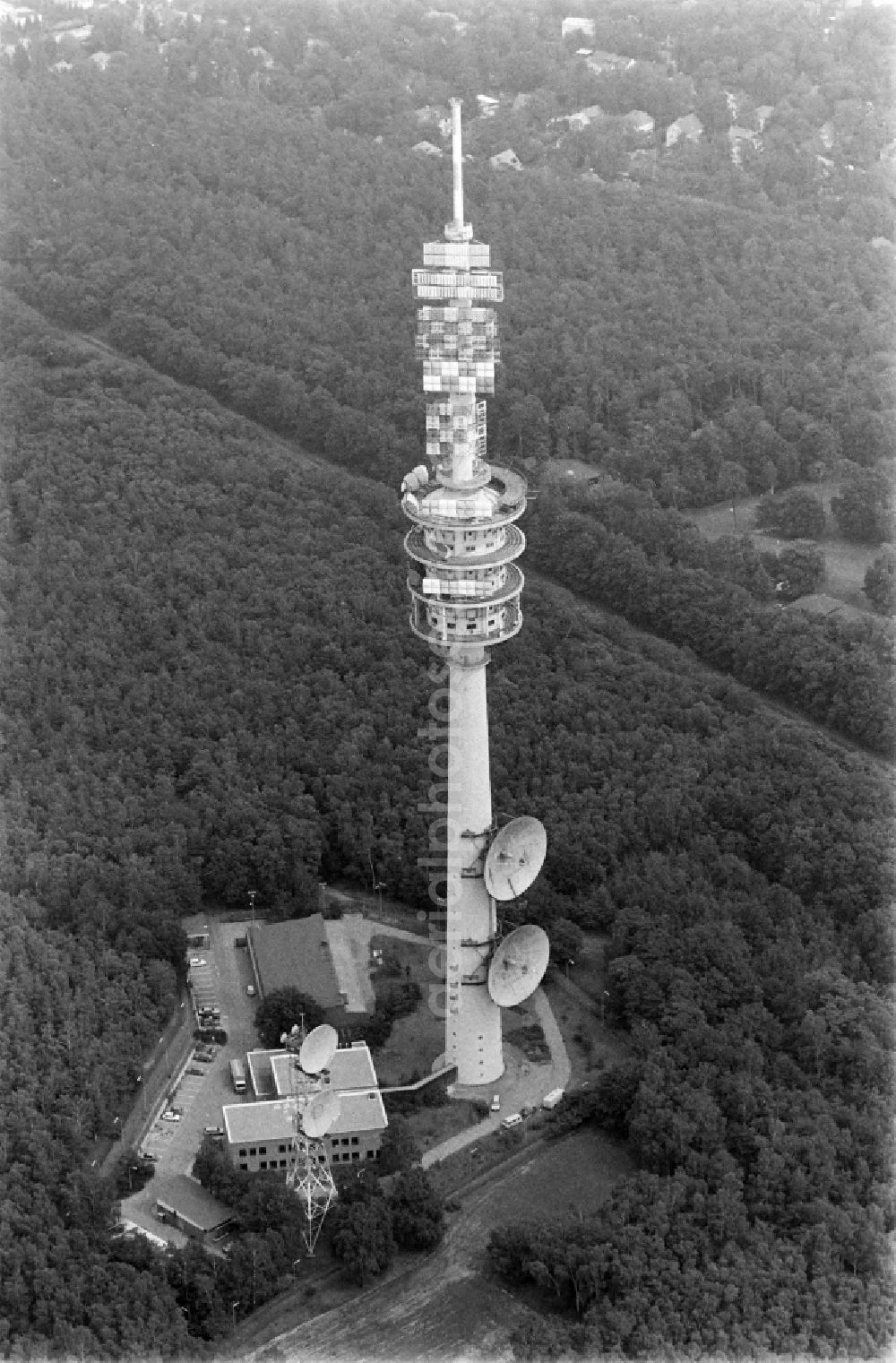 Berlin from the bird's eye view: Television Tower on Schaeferberg on street Im Jagen in the district Wannsee in Berlin, Germany