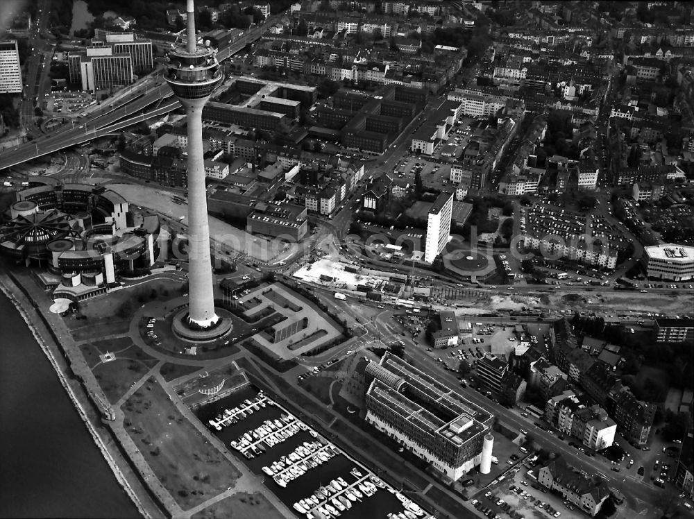 Aerial image Düsseldorf - Telecommunications tower structure and television tower Duesseldorf on the banks of the Rhine in Duesseldorf in the federal state of North Rhine-Westphalia