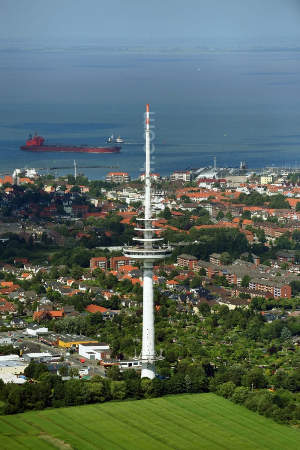 Cuxhaven from above - Television Tower Friedrich-Clemens-Gerke-Turm in the district Sueder- und Westerwisch in Cuxhaven in the state Lower Saxony, Germany