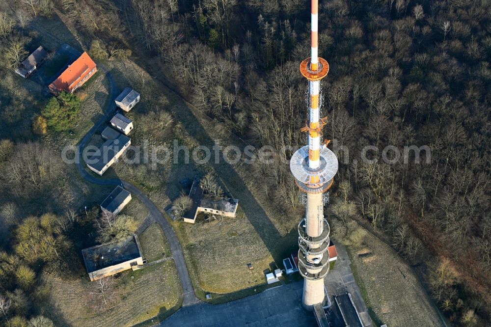 Woldegk from the bird's eye view: Steel mast funkturm and transmission system as basic network transmitter Helpterberg in Woldegk in the state Mecklenburg - Western Pomerania, Germany