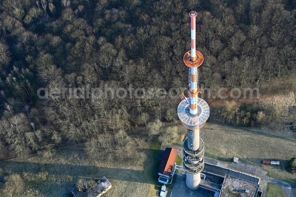 Woldegk from the bird's eye view: Steel mast funkturm and transmission system as basic network transmitter Helpterberg in Woldegk in the state Mecklenburg - Western Pomerania, Germany