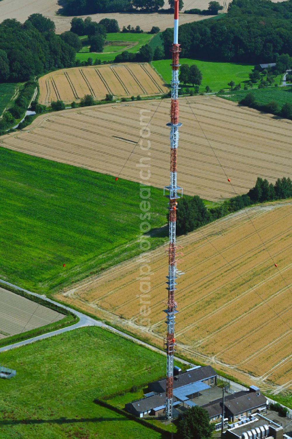 Aerial photograph Nottuln - Steel mast funkturm and transmission system as basic network transmitter WDR-Sender Muenster/Baumberge on street Baumberg in the district Baumberg in Nottuln in the state North Rhine-Westphalia, Germany